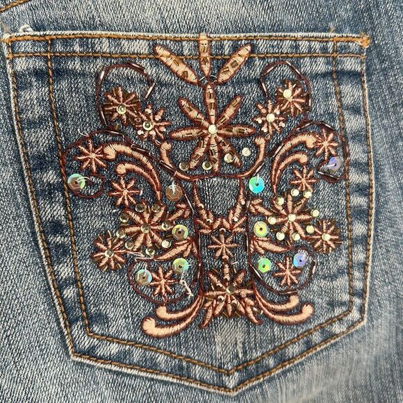 Nine Point Eight Women’s size 8 denim cropped jeans capris Y2k  with bling - Picture 12 of 12